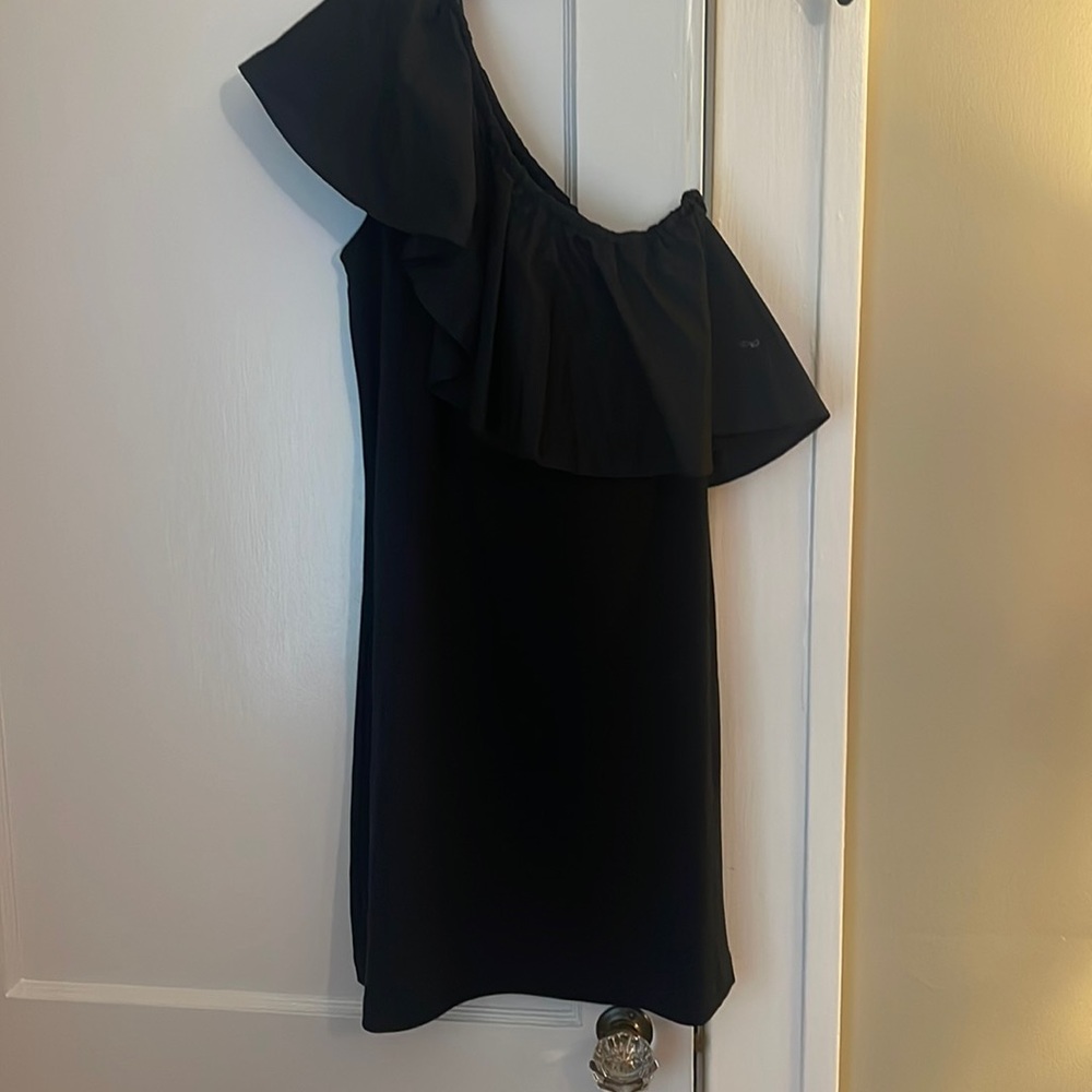 One shoulder dress